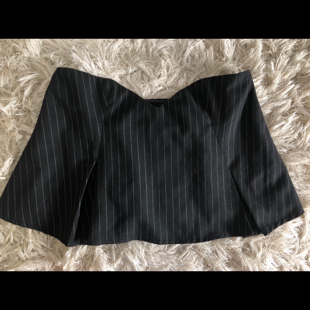 strapless, black and white stripped shirt